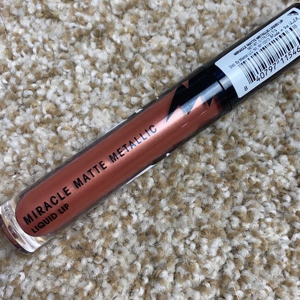 🔥5/$25🔥Flower Beauty Miracle Matte Metallic Liquid Lipstick - 10 Foiled Rose